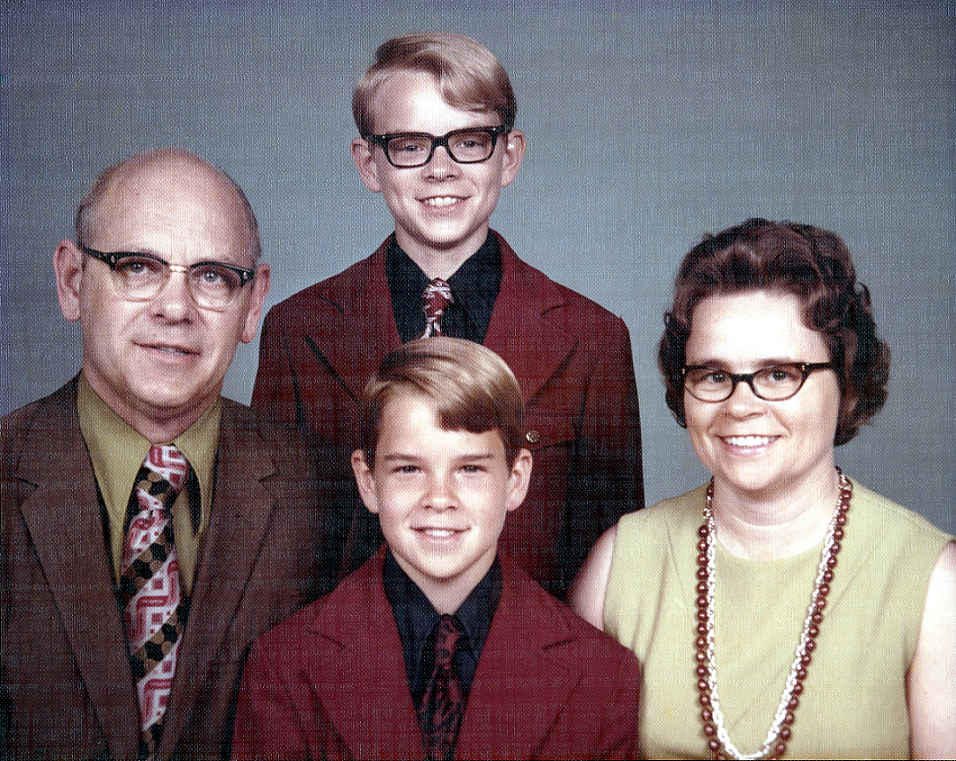 Gaynor and Viola (Doby) Whitesell and family. Gaynor and Viola (Doby) Whitesell and family.